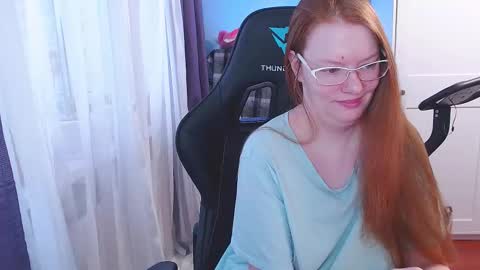 Snapshot of lady_inari chatting on November 5, 2025, 7:30 am Angelika online show from November 5, 2025, 7:30 am