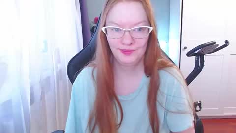 Snapshot of lady_inari chatting on November 12, 2025, 1:00 pm Angelika online show from November 12, 2025, 1:00 pm