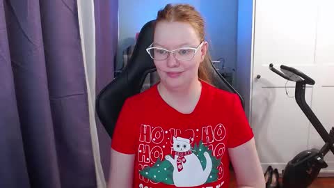 Snapshot of lady_inari chatting on December 17, 2025, 2:39 am Angelika online show from December 17, 2025, 2:39 am