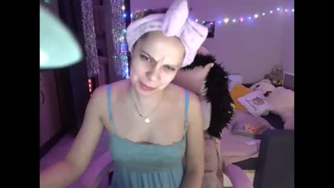 Snapshot of lady_smile69 chatting on December 27, 2024, 5:20 am lady_smile69 online show from December 27, 2024, 5:20 am