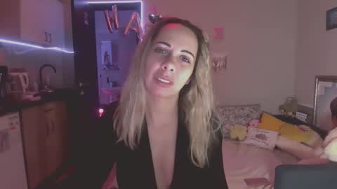 Snapshot of lady_smile69 chatting on October 2, 2025, 1:12 am lady_smile69 online show from October 2, 2025, 1:12 am