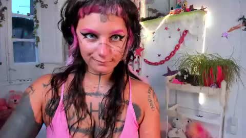 Mia online show from July 11, 2026, 7:27 pm