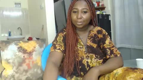 Snapshot of lady_twerky chatting on December 2, 2025, 1:11 am Maya online show from December 2, 2025, 1:11 am