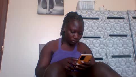 lindah32 online show from January 20, 2025, 10:29 am