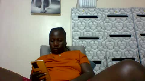 lindah32 online show from January 23, 2025, 6:35 pm