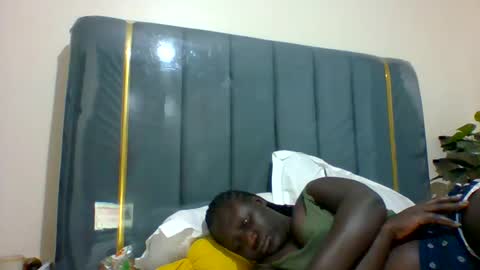 lindah32 online show from February 23, 2025, 4:13 pm