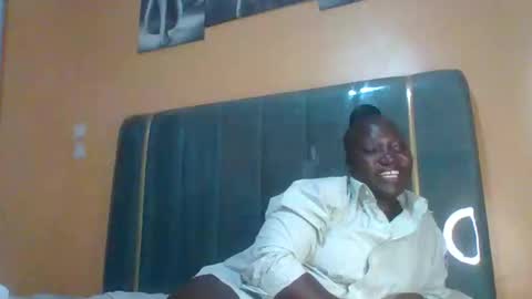 lindah32 online show from April 29, 2026, 10:38 pm