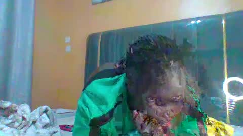 lindah32 online show from June 27, 2026, 9:42 pm