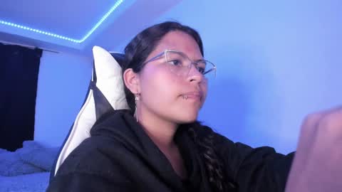  Lady  online show from March 1, 2025, 3:32 am