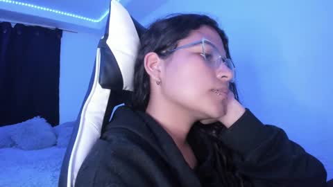  Lady  online show from March 4, 2025, 3:44 am