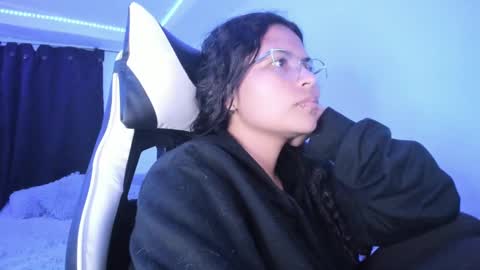  Lady  online show from March 4, 2025, 6:47 am