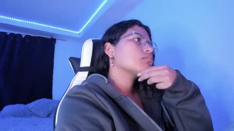  Lady  online show from March 12, 2025, 3:02 am