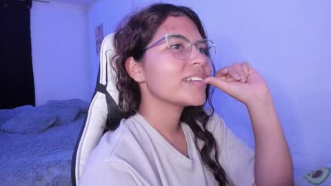  Lady  online show from September 20, 2025, 3:07 am