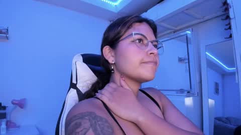 Snapshot of ladybrown_16 chatting on May 13, 2026, 2:31 am Lady online show from May 13, 2026, 2:31 am