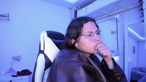 Snapshot of ladybrown_16 chatting on May 14, 2026, 5:03 am Lady online show from May 14, 2026, 5:03 am