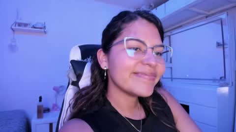 Snapshot of ladybrown_16 chatting on May 28, 2026, 3:04 am Lady online show from May 28, 2026, 3:04 am