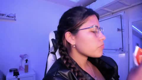 Snapshot of ladybrown_16 chatting on May 29, 2026, 2:53 am Lady online show from May 29, 2026, 2:53 am