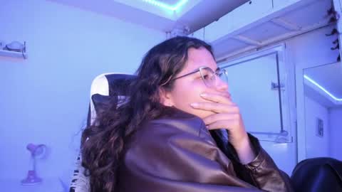 Snapshot of ladybrown_16 chatting on June 5, 2026, 6:52 am Lady online show from June 5, 2026, 6:52 am