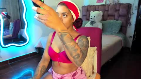 Snapshot of ladydanniela chatting on February 7, 2025, 7:40 am leidy daniela online show from February 7, 2025, 7:40 am