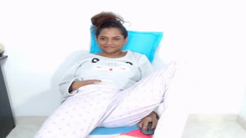 lady online show from February 3, 2026, 3:04 am