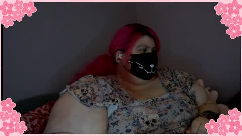 Snapshot of ladykitsunebig chatting on May 7, 2026, 7:08 pm ladykitsunebig online show from May 7, 2026, 7:08 pm