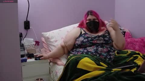 Snapshot of ladykitsunebig chatting on May 28, 2026, 7:00 pm ladykitsunebig online show from May 28, 2026, 7:00 pm