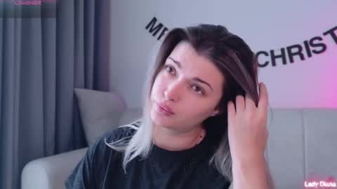 ladylancaster online show from December 21, 2025, 6:31 am