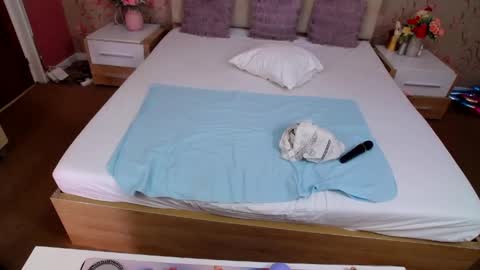 ladymariahx online show from May 19, 2026, 6:58 pm