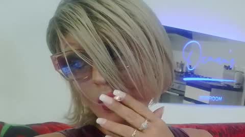 Oxana online show from April 25, 2026, 2:36 am