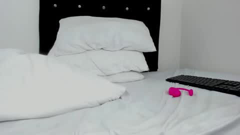 Ladysexy hot19  online show from March 8, 2025, 3:06 am