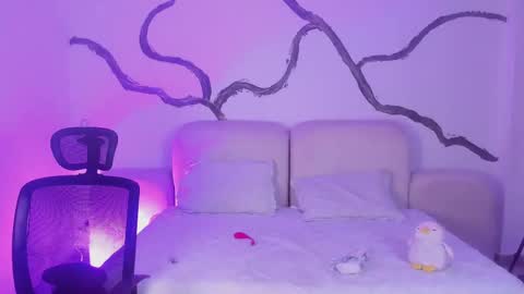 Lady  online show from March 4, 2025, 4:17 am