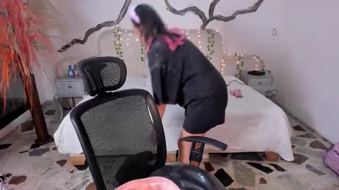 Lady  online show from October 1, 2025, 5:13 am