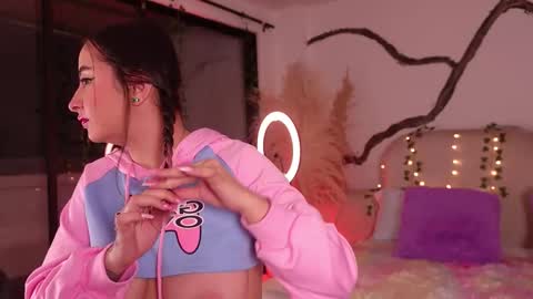 Lady  online show from December 17, 2025, 5:13 am