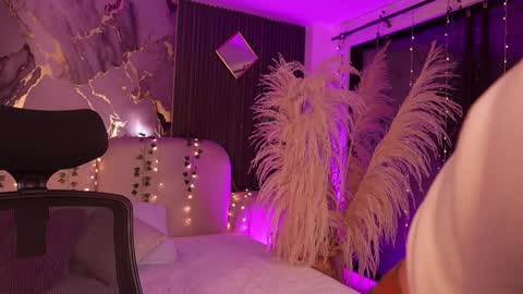 Lady  online show from February 4, 2026, 4:51 am