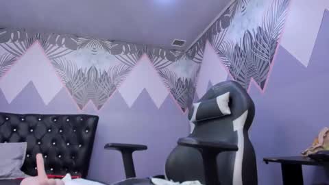 Ladyy Scarlett online show from December 19, 2025, 12:23 pm