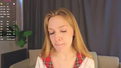 Lilia online show from February 19, 2026, 6:42 am