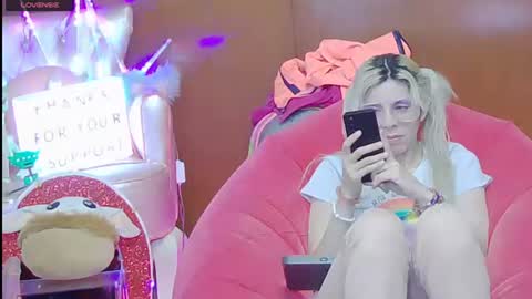 Snapshot of laflakita21 chatting on July 10, 2026, 1:32 am Skinnygirl online show from July 10, 2026, 1:32 am