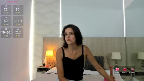 Laia Cruz online show from April 26, 2026, 7:33 pm