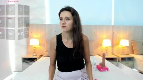 Snapshot of laia_cruz chatting on May 27, 2026, 7:22 pm Laia Cruz online show from May 27, 2026, 7:22 pm