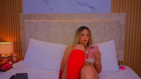 laiamilf online show from January 13, 2026, 12:49 am