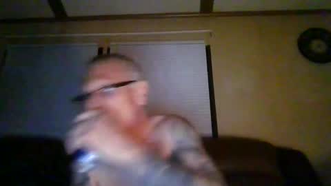 Snapshot of laidbackluxury chatting on June 2, 2026, 3:19 am laidbackluxury online show from June 2, 2026, 3:19 am