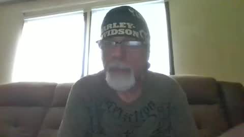 Snapshot of laidbackluxury chatting on June 5, 2026, 8:25 pm laidbackluxury online show from June 5, 2026, 8:25 pm