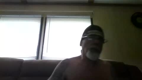 Snapshot of laidbackluxury chatting on June 7, 2026, 2:21 pm laidbackluxury online show from June 7, 2026, 2:21 pm