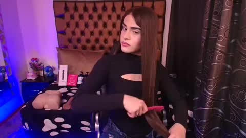 Camila online show from April 28, 2026, 8:36 pm