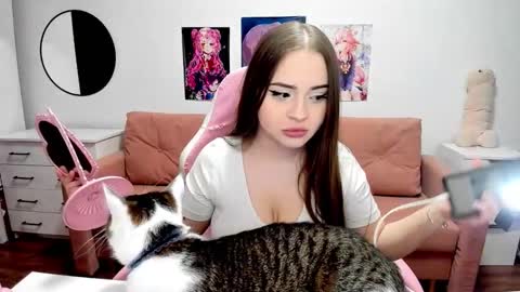 Kira online show from February 12, 2026, 10:16 pm