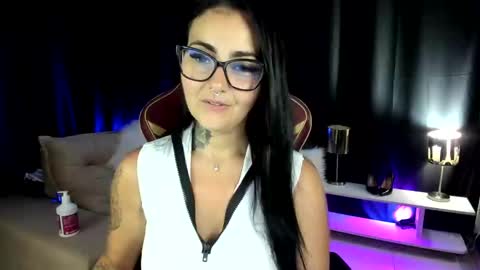 Snapshot of laisfantasy chatting on February 18, 2025, 11:08 pm LaisFantasy online show from February 18, 2025, 11:08 pm