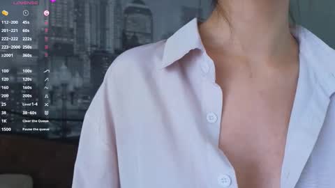 Julia online show from September 15, 2025, 8:14 am