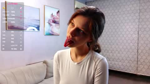 Julia online show from June 12, 2026, 8:08 pm