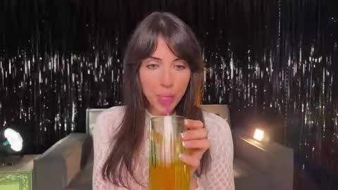 Snapshot of lallebi chatting on September 19, 2025, 9:04 pm Ellina online show from September 19, 2025, 9:04 pm