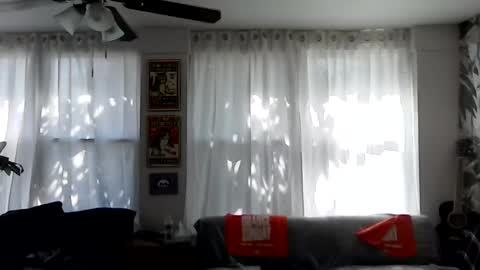 Snapshot of lalove99 chatting on October 14, 2025, 4:19 pm LALOVE99 online show from October 14, 2025, 4:19 pm